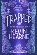 Trapped: Book Five of the Iron Druid Chronicles -- Bok 9780593359679