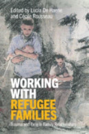 Working with Refugee Families -- Bok 9781108659154