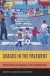 Cracks in the Pavement -- Bok 9780520942455