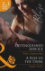 Distinguished Service: Distinguished Service / A Kiss in the Dark (Mills & Boon Blaze)